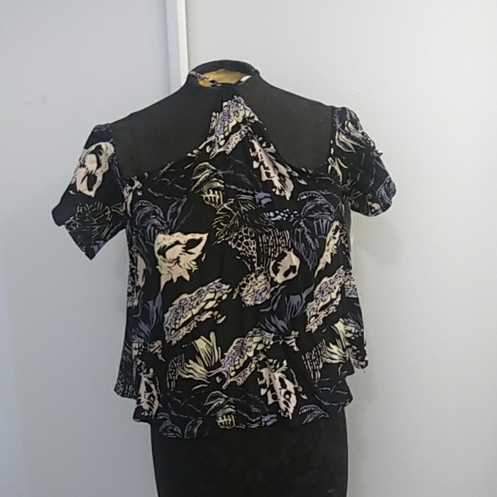 Top - Picture 2 of 4